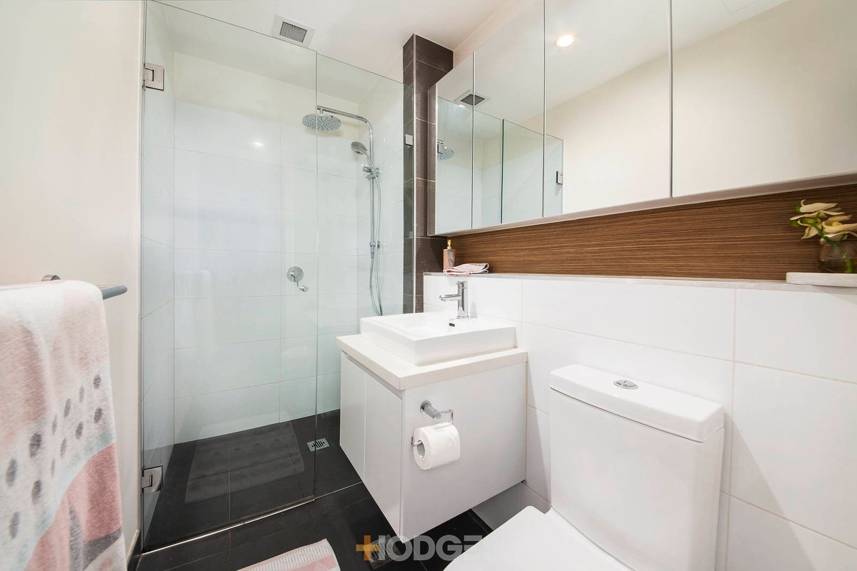 2 / 143 Nepean Highway Aspendale - Residential for sale