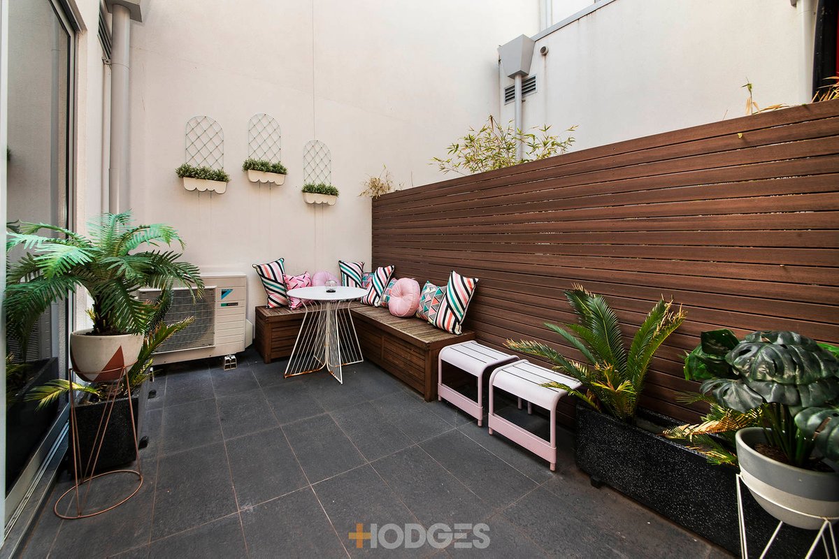 2 / 143 Nepean Highway Aspendale - Residential for sale
