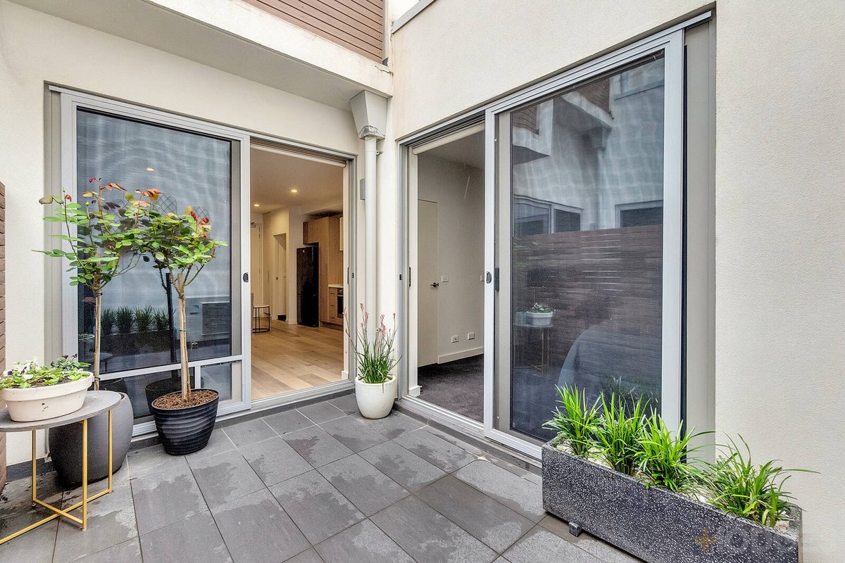 2 / 143 Nepean Highway Aspendale - Residential for sale
