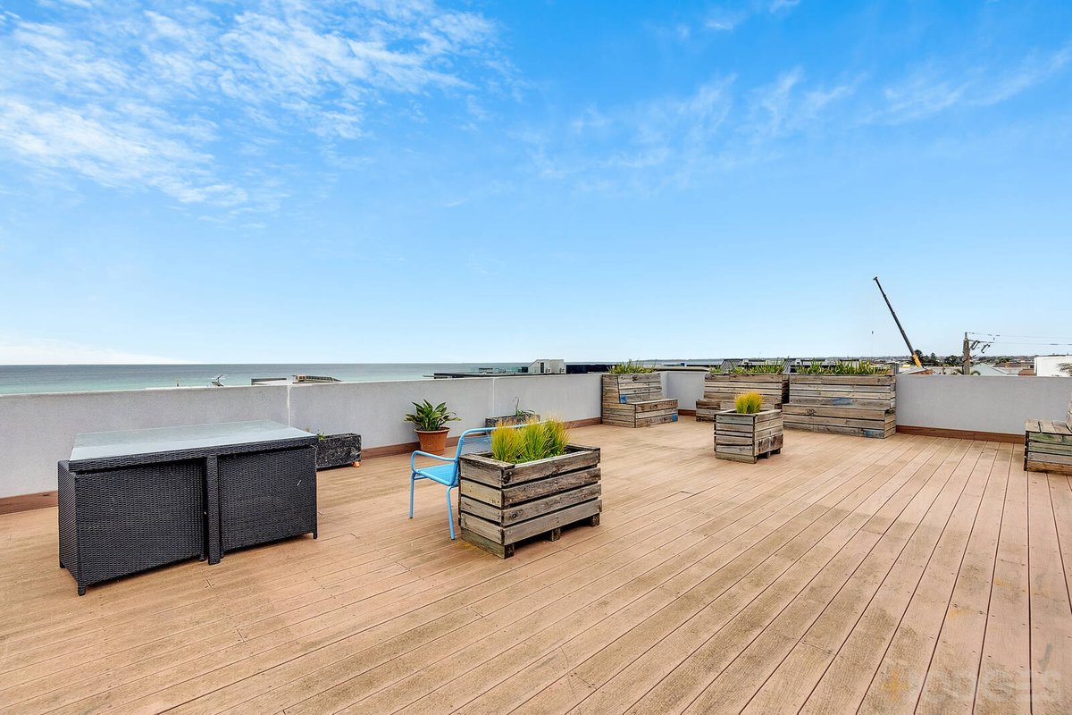 2 / 143 Nepean Highway Aspendale - Residential for sale