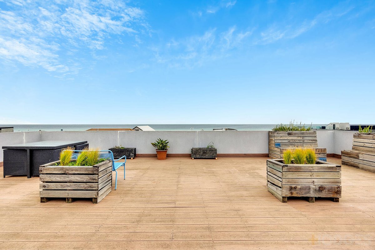 2 / 143 Nepean Highway Aspendale - Residential for sale