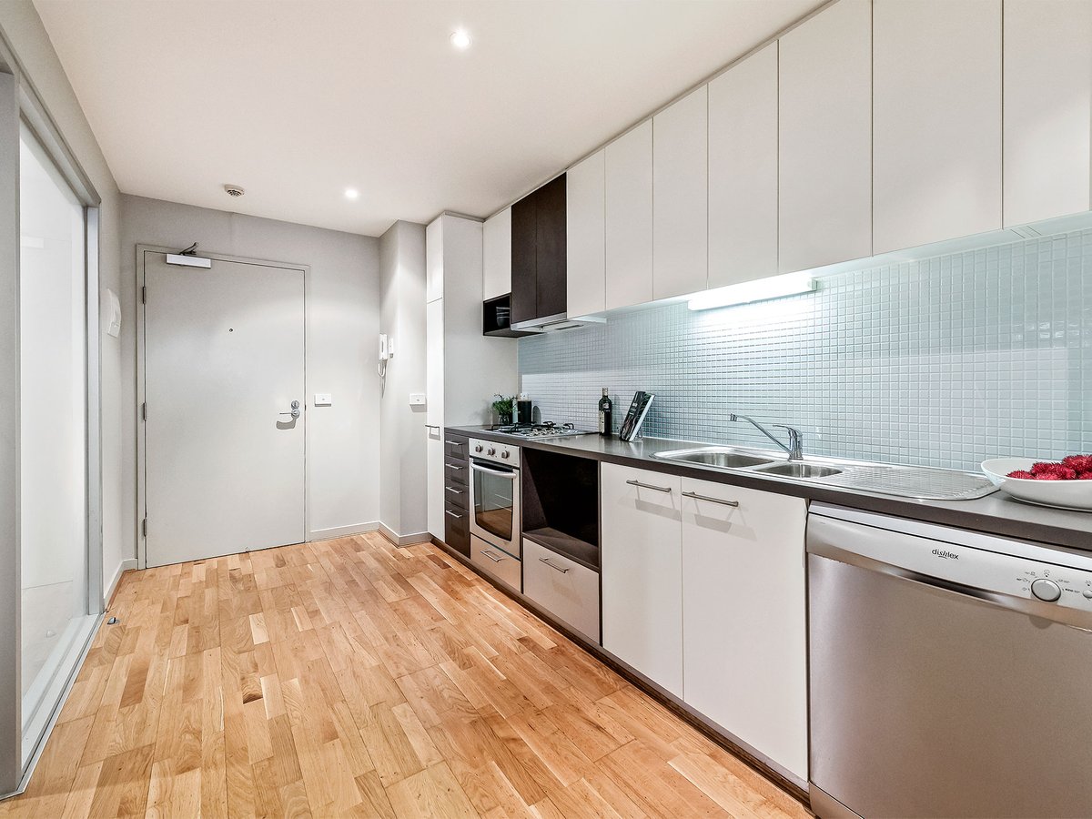 215 / 99 Nott Street PORT MELBOURNE - Residential for sale
