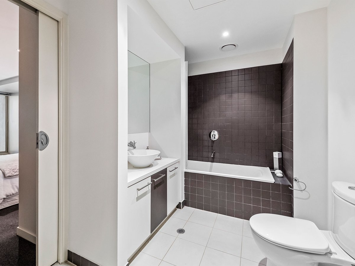 215 / 99 Nott Street PORT MELBOURNE - Residential for sale