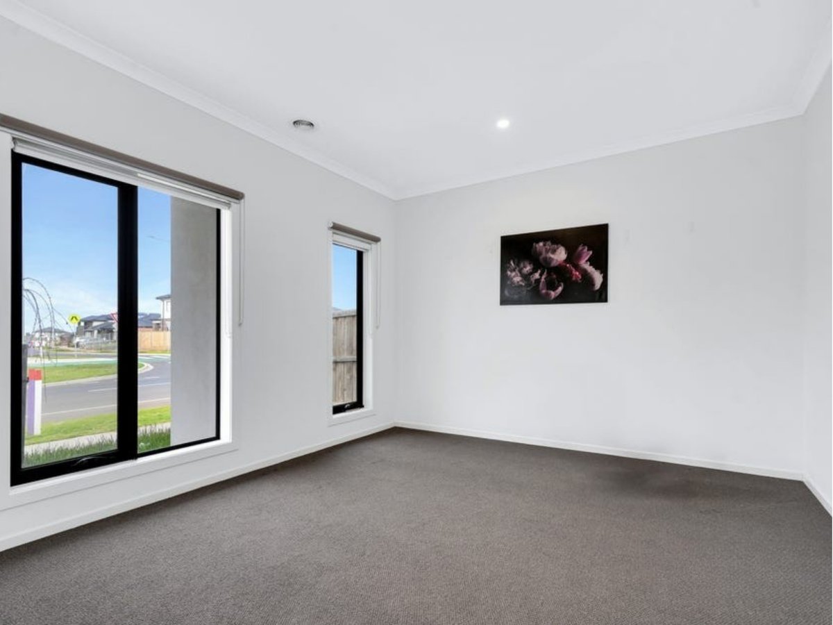 216 Hummingbird Boulevard TARNEIT - Residential for lease