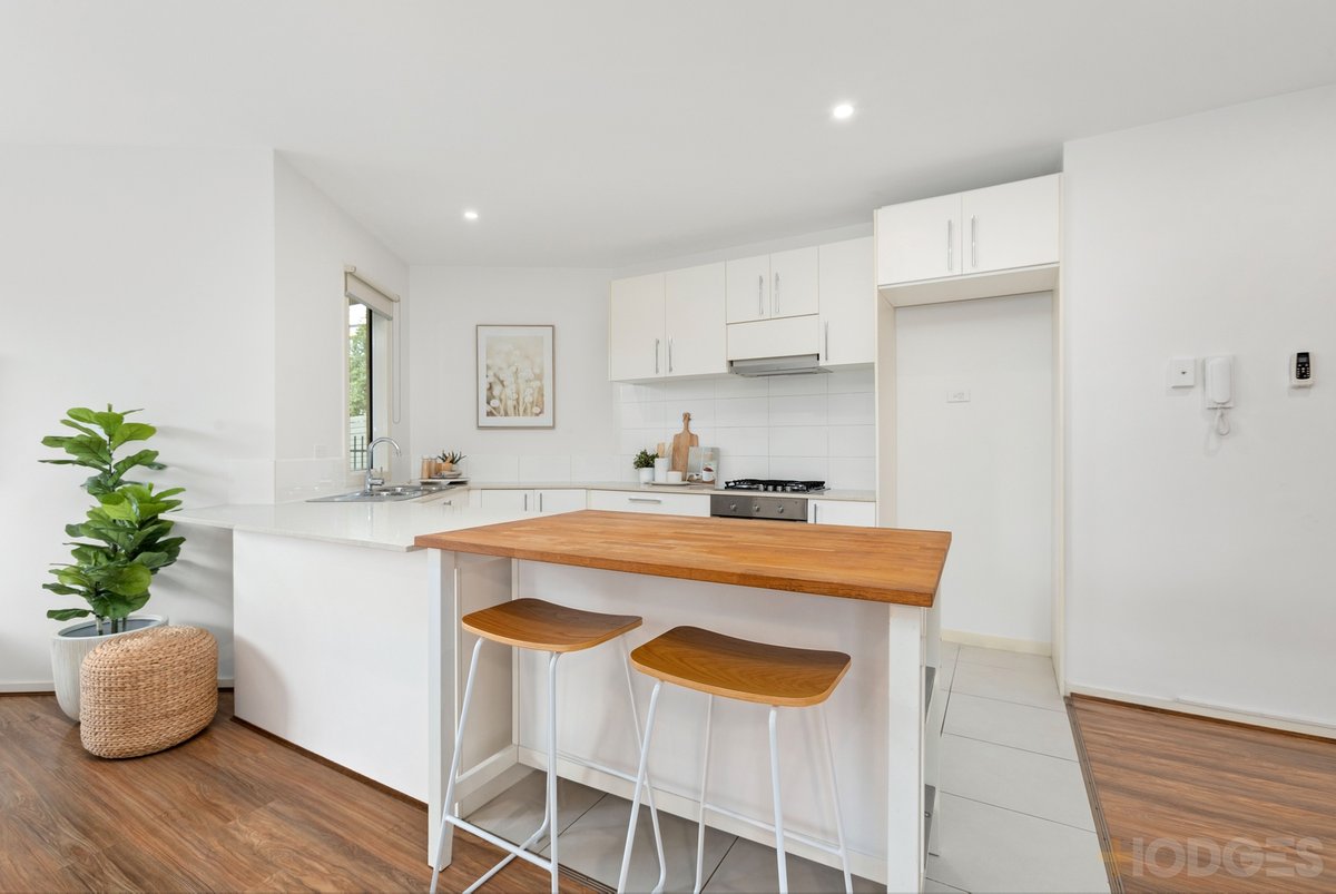 2 / 16 Keiller Street Hampton East - Residential for sale