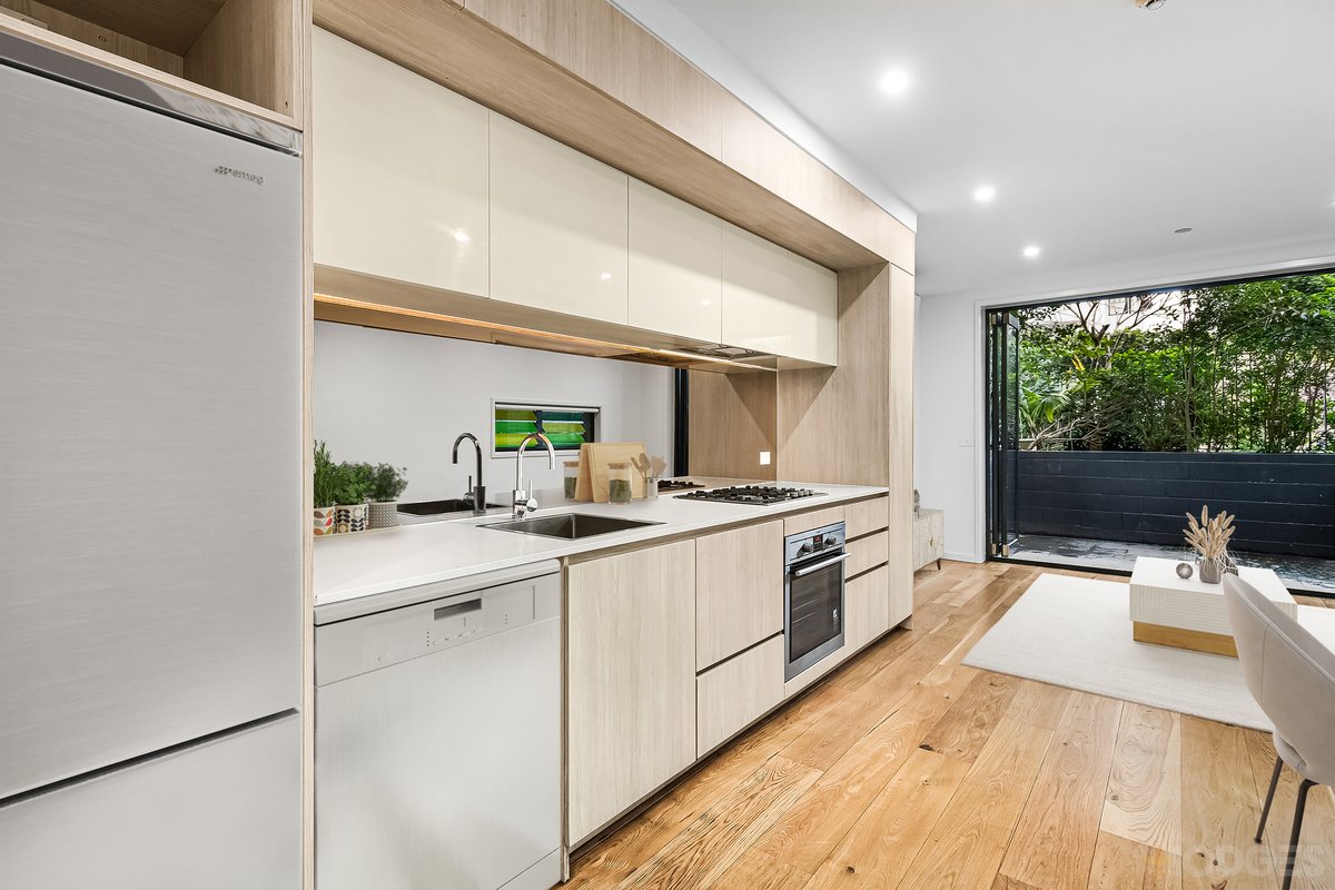 2 / 17 Ellesmere Road Windsor - Residential for sale