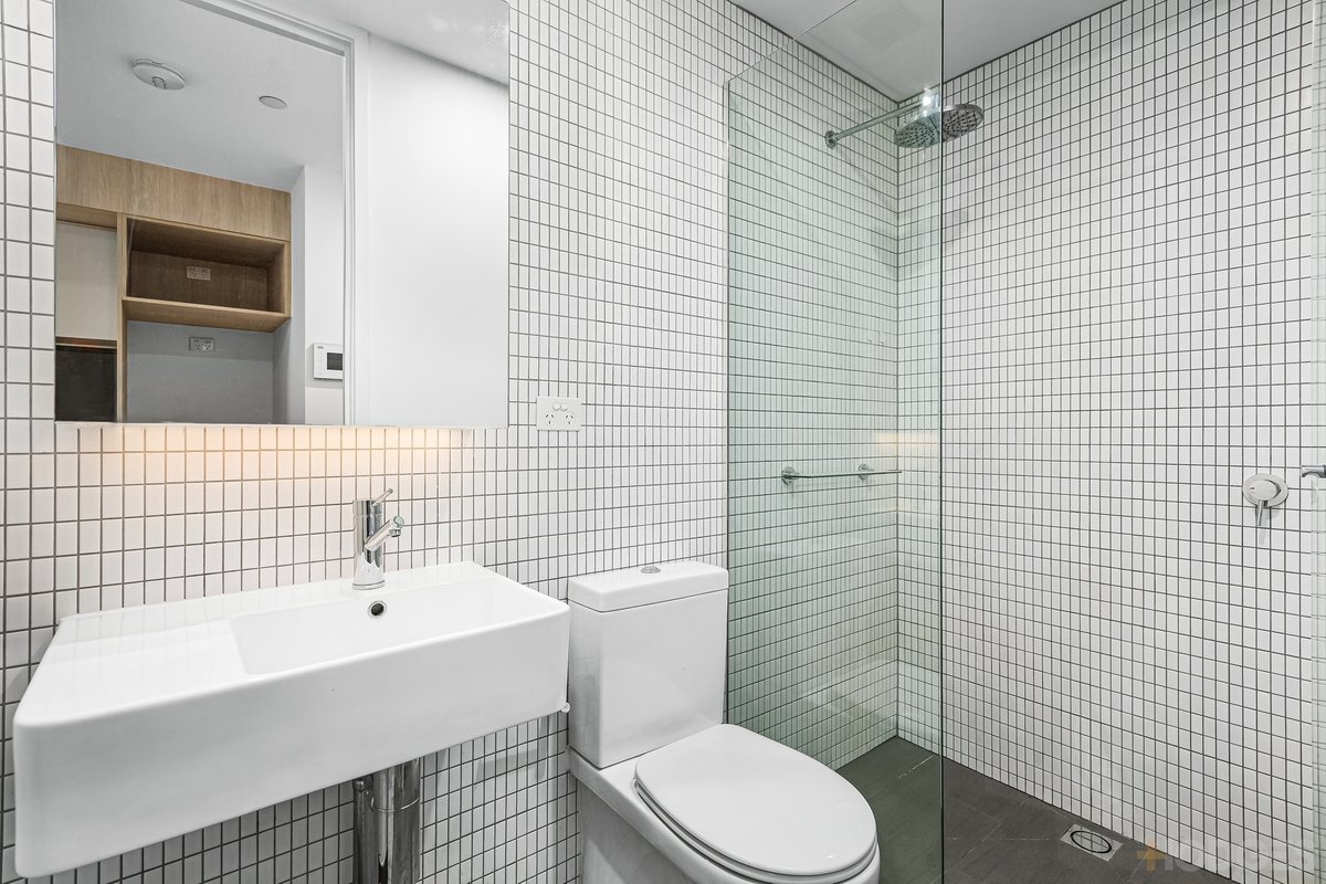 2 / 17 Ellesmere Road Windsor - Residential for sale