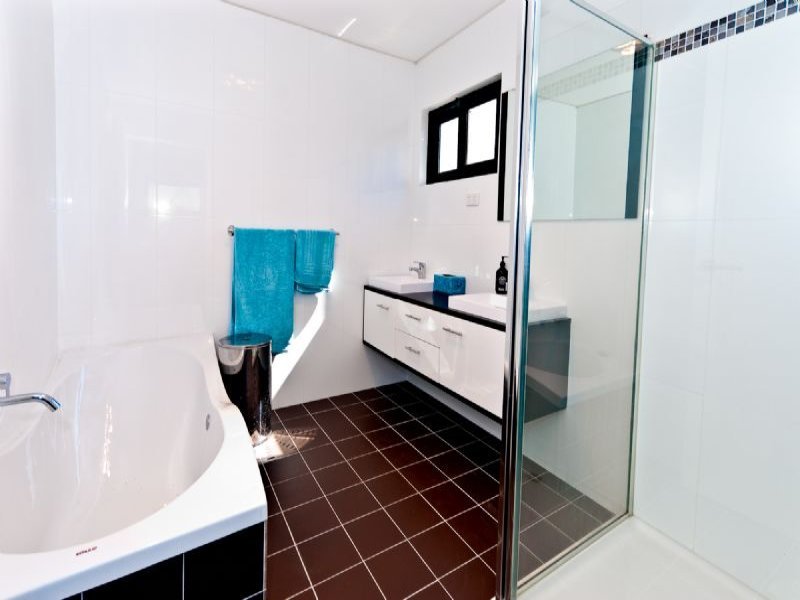 2 / 17 Hotham Street SEDDON - Residential for sale