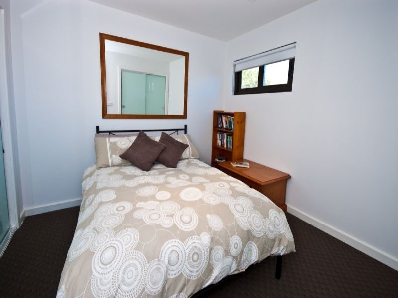 2 / 17 Hotham Street SEDDON - Residential for sale