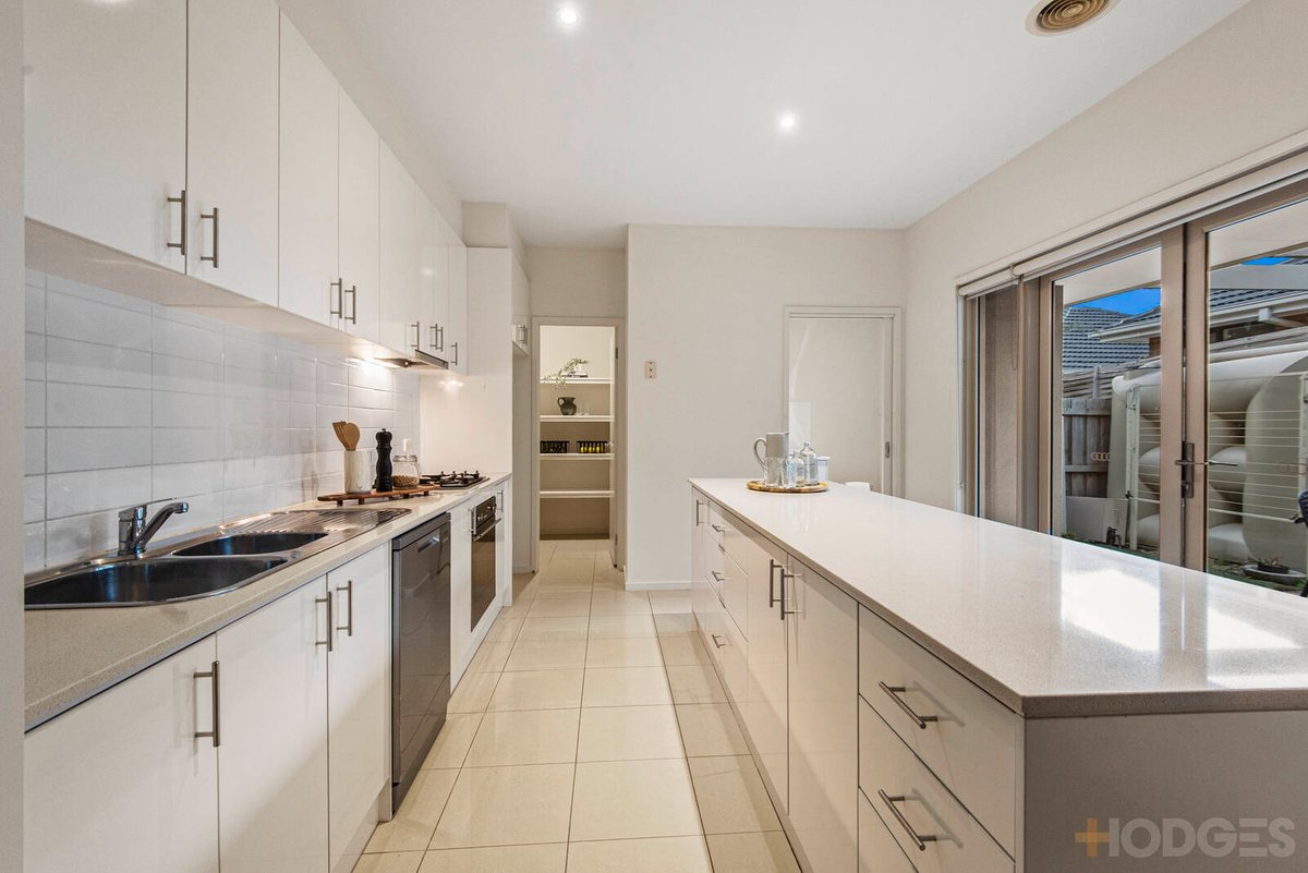 2 / 17 Tulip Grove Cheltenham - Residential for sale