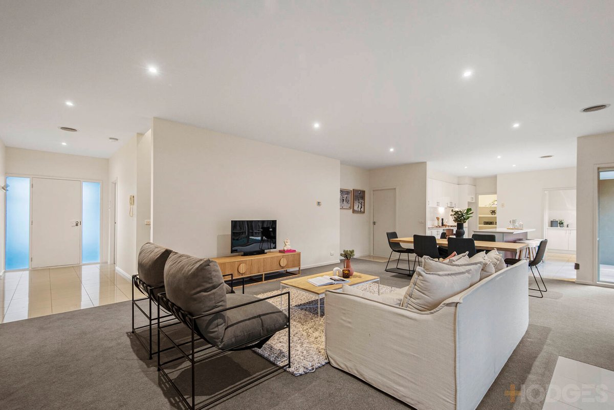 2 / 17 Tulip Grove Cheltenham - Residential for sale