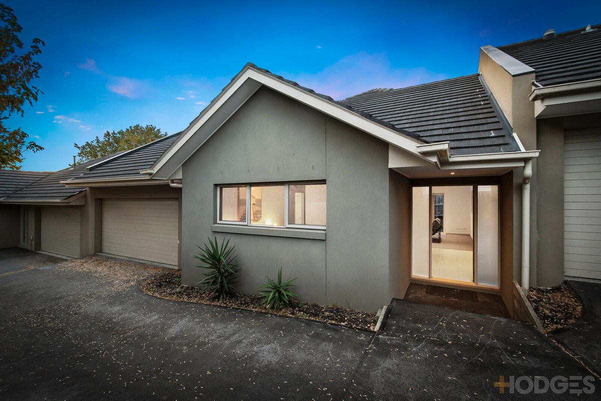 2 / 17 Tulip Grove Cheltenham - Residential for sale