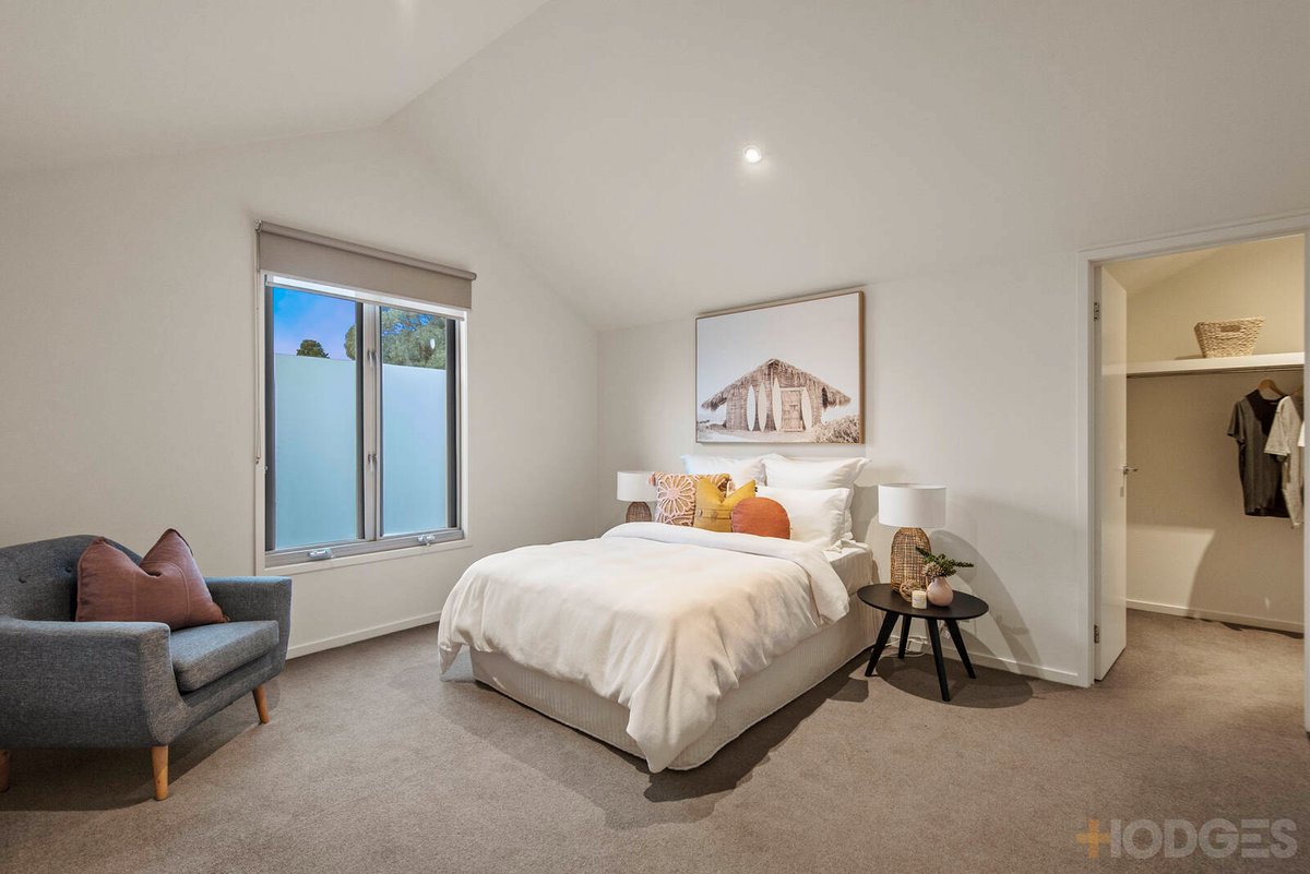 2 / 17 Tulip Grove Cheltenham - Residential for sale