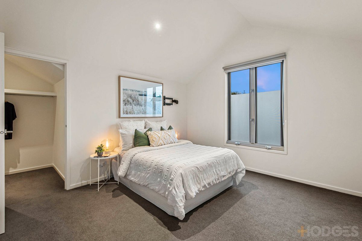 2 / 17 Tulip Grove Cheltenham - Residential for sale