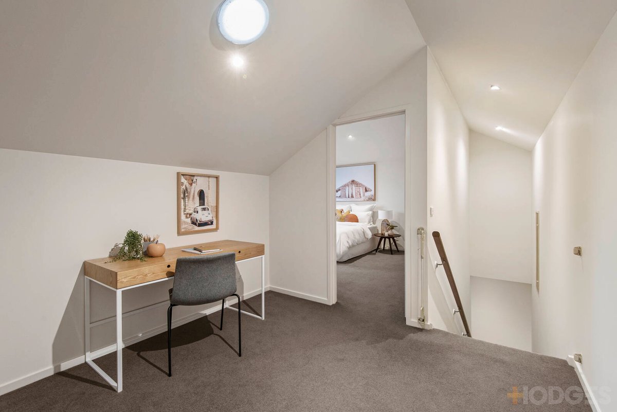 2 / 17 Tulip Grove Cheltenham - Residential for sale