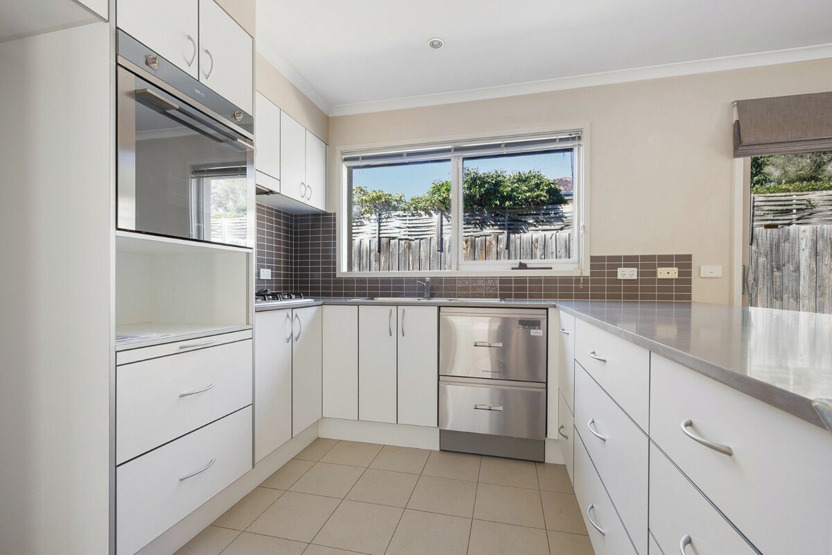 2 / 18 Lynette Avenue BEAUMARIS - Residential for lease