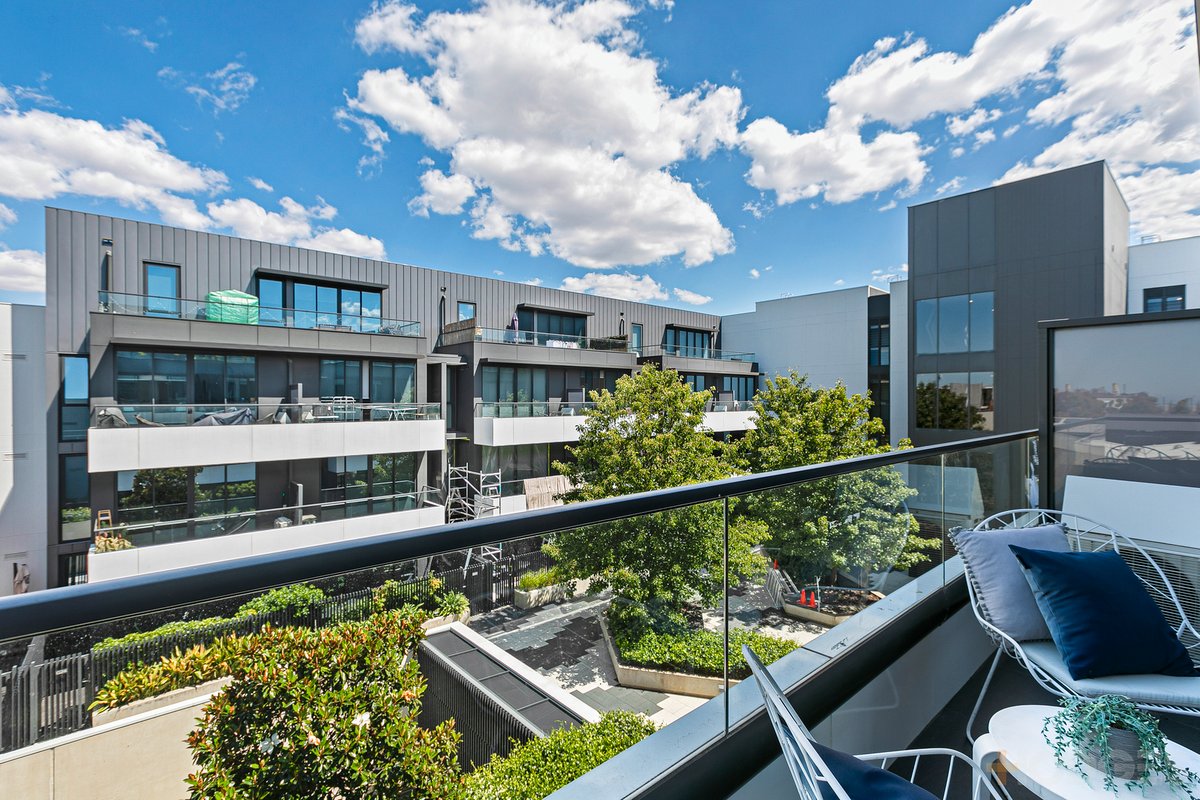 218 / 9 Hewitt Avenue Footscray - Residential for sale