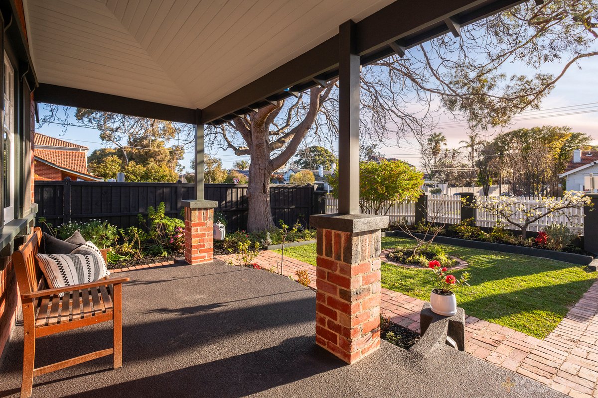 22 Avondale Street Hampton - Residential for sale