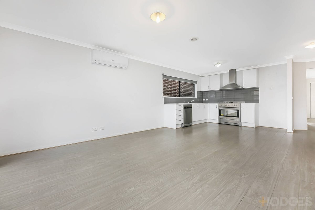 22 Carisbrooke Way Clyde North - Residential for sale
