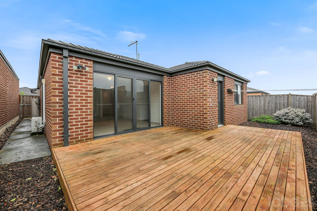 22 Carisbrooke Way Clyde North - Residential for sale