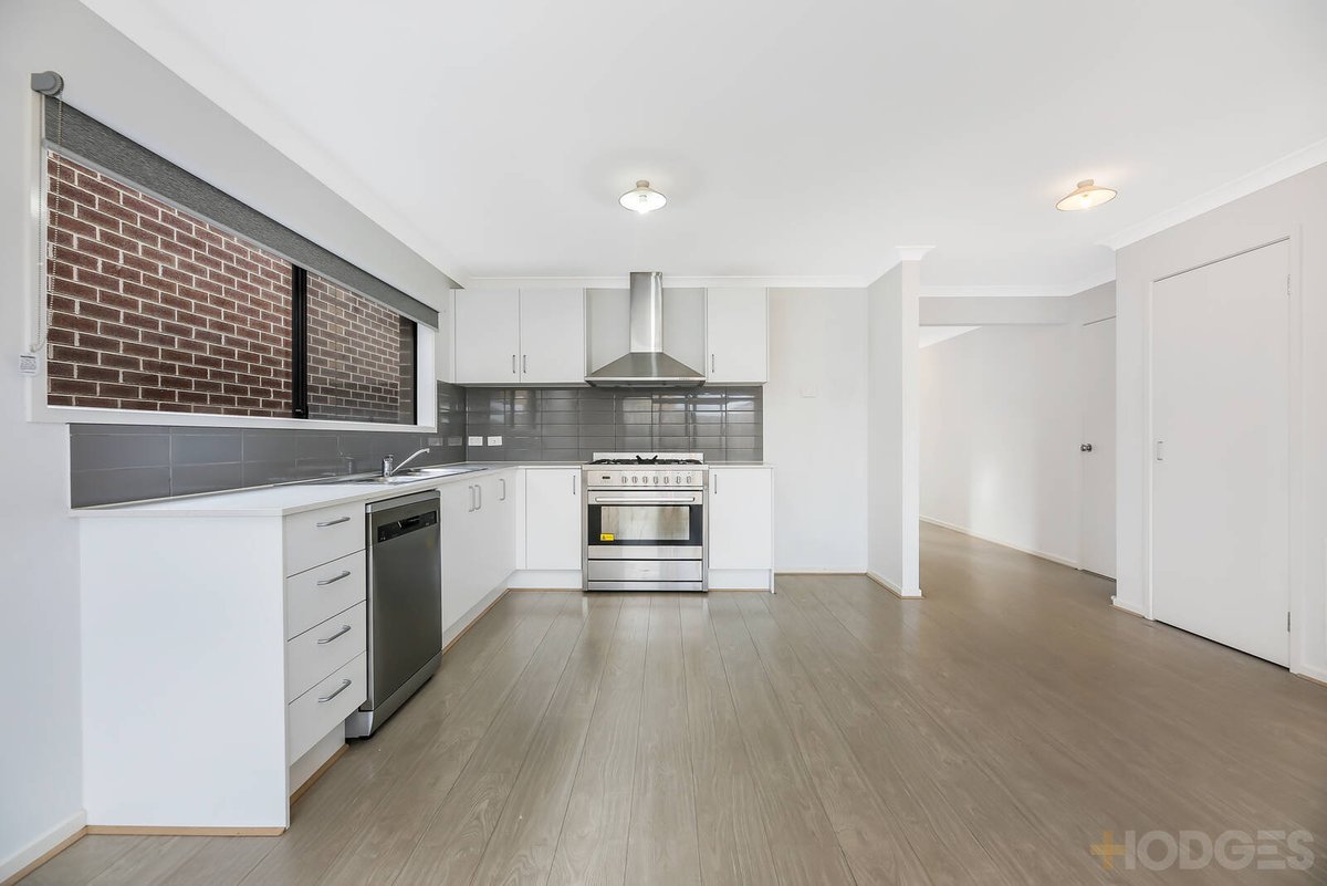 22 Carisbrooke Way Clyde North - Residential for sale
