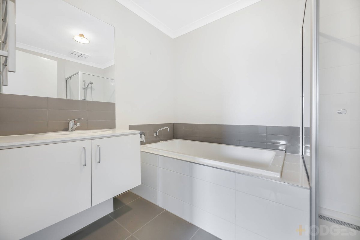 22 Carisbrooke Way Clyde North - Residential for sale