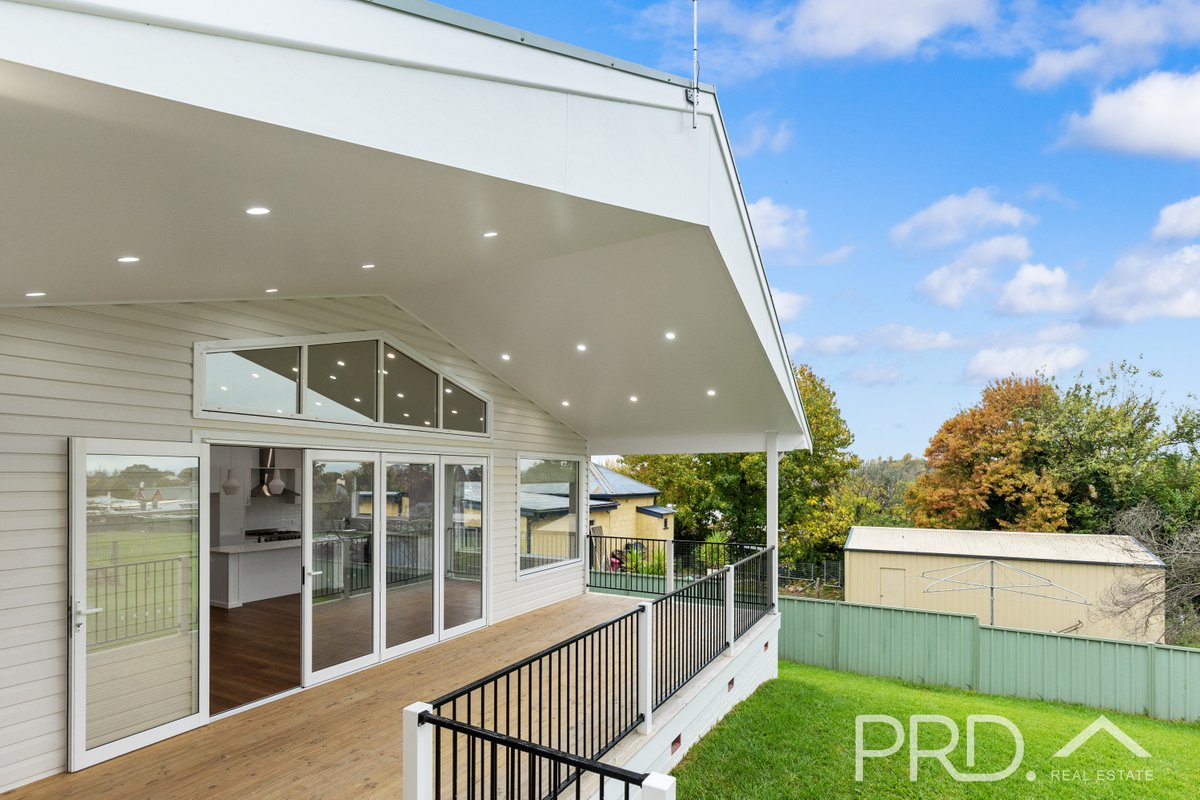22 Clarke Street, TUMUT NSW 2720