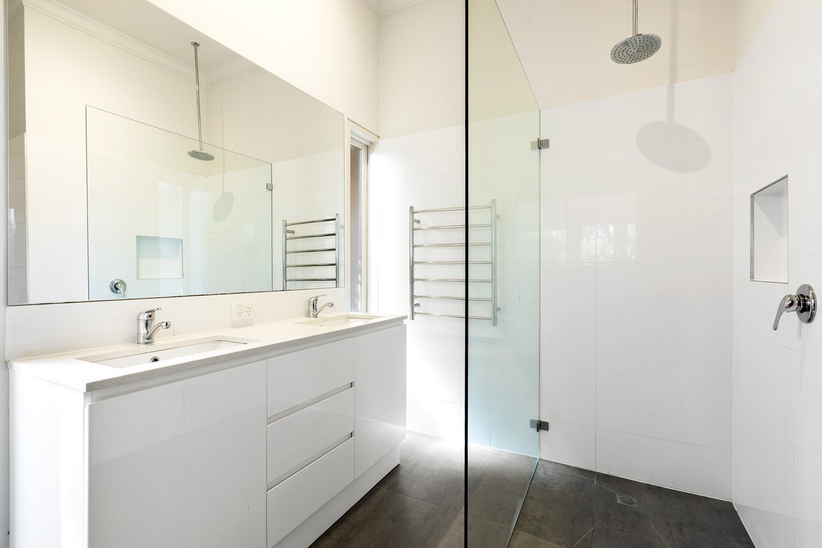 22 Kingston Street Hampton - Residential for lease