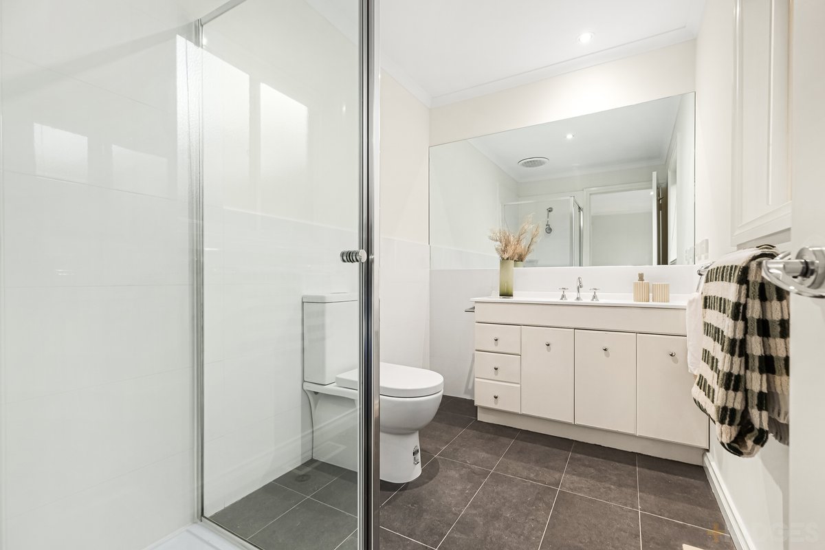 2 / 2 Kinross Street Hampton East - Residential for sale