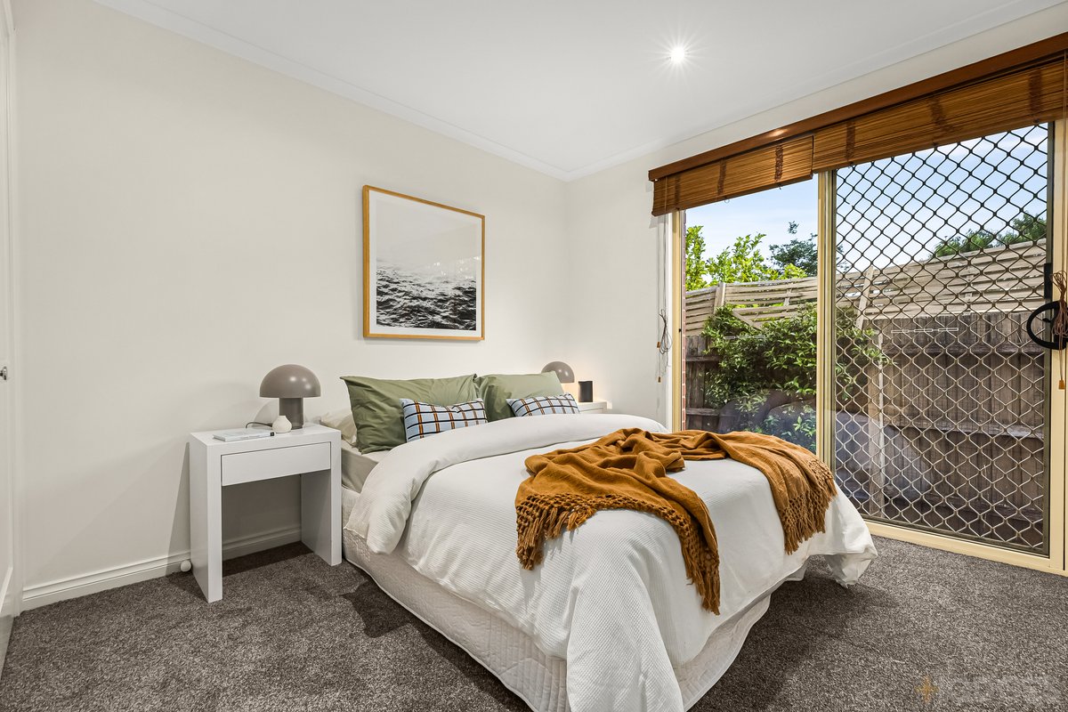 2 / 2 Kinross Street Hampton East - Residential for sale