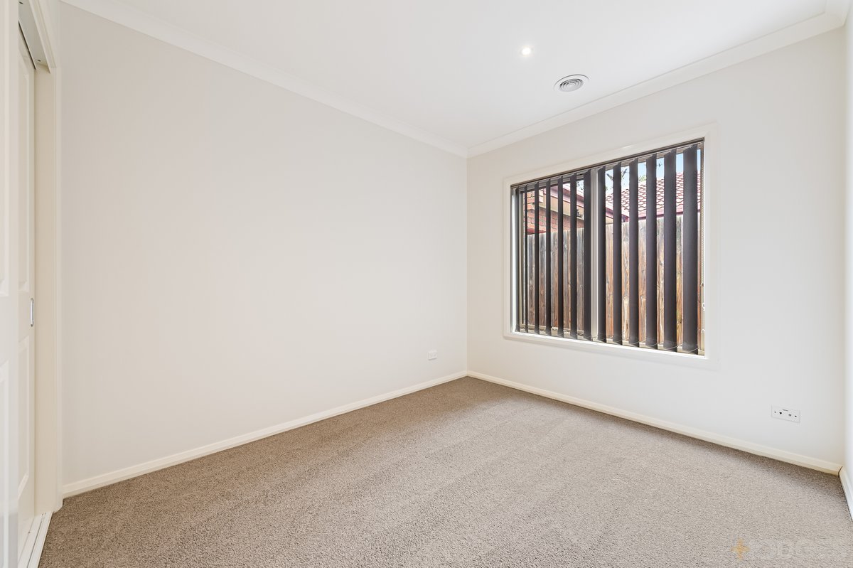 2 / 2 Lauraville Avenue Werribee - Residential for sale