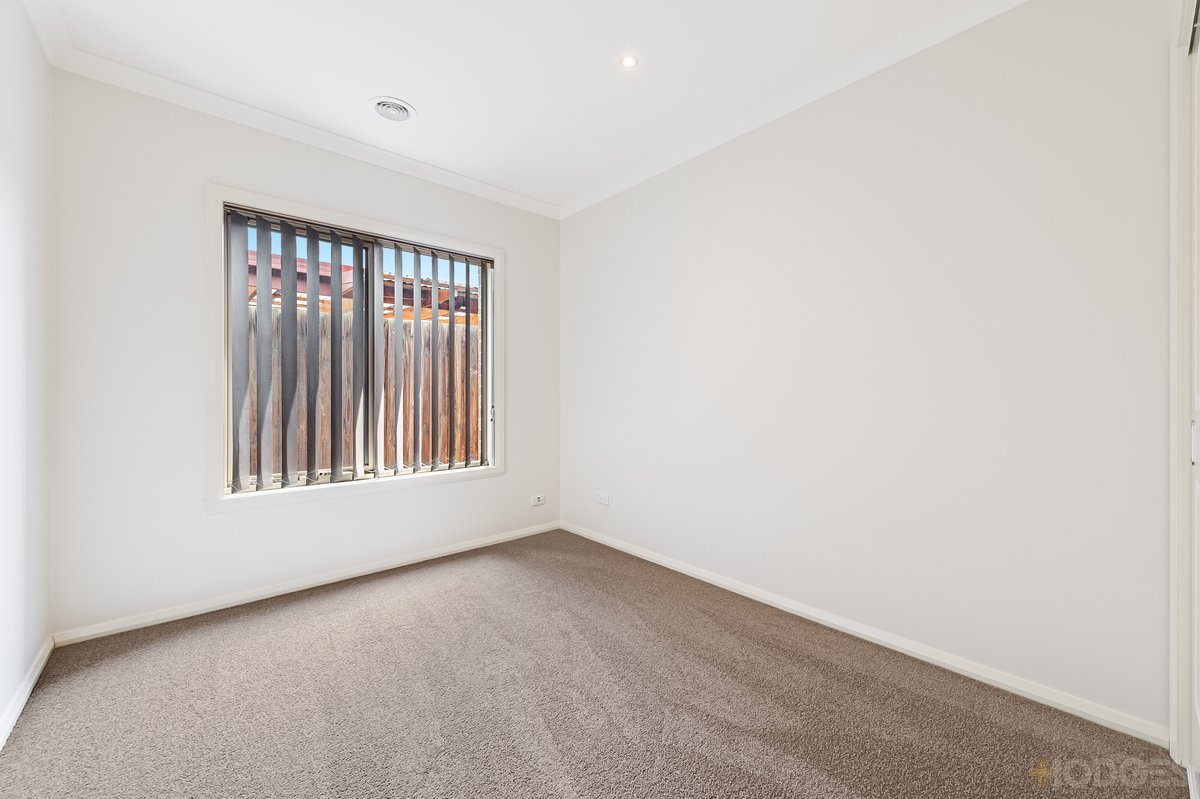 2 / 2 Lauraville Avenue Werribee - Residential for sale