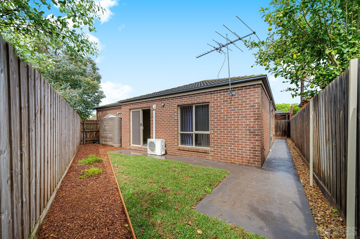 2 / 2 Lauraville Avenue Werribee - Residential for sale