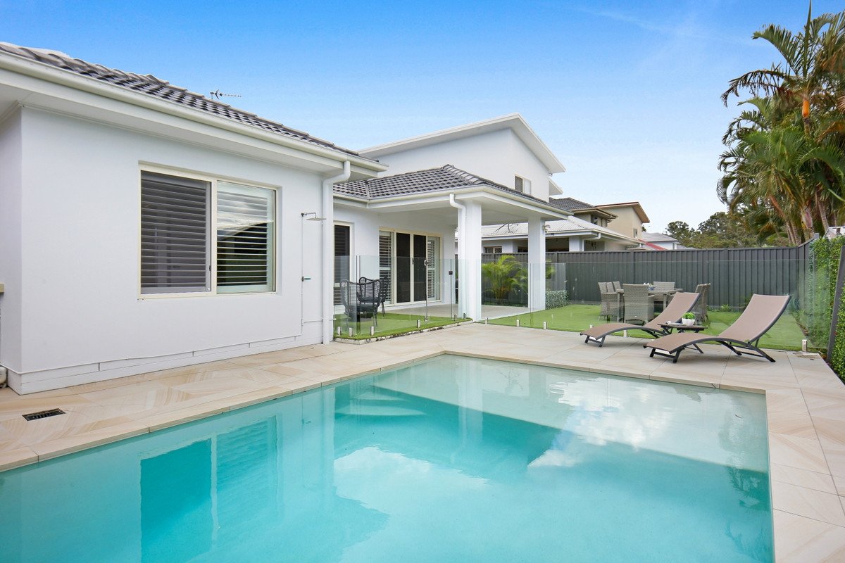 22 Marks Drive, Varsity Lakes QLD 4227