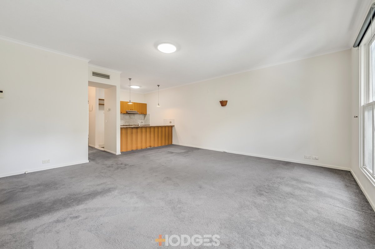 2 / 2 Moore Street Southbank - Residential for lease