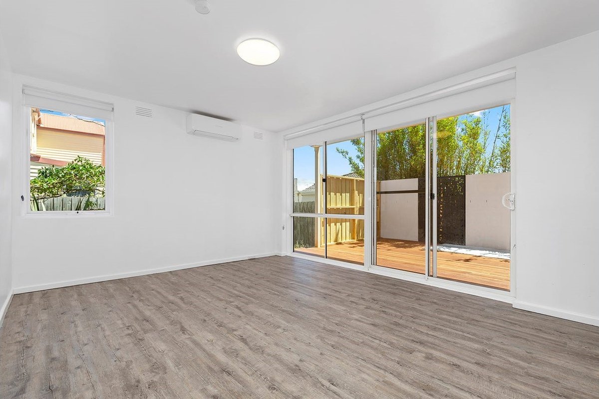 2 / 2 Thomson Rise Parkdale - Residential for lease