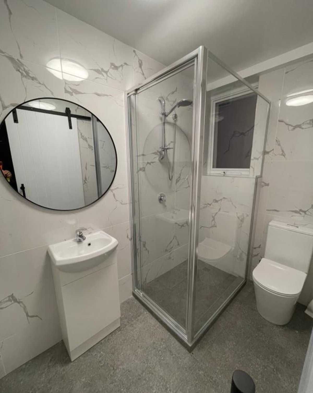 2 / 2 Thomson Rise Parkdale - Residential for lease