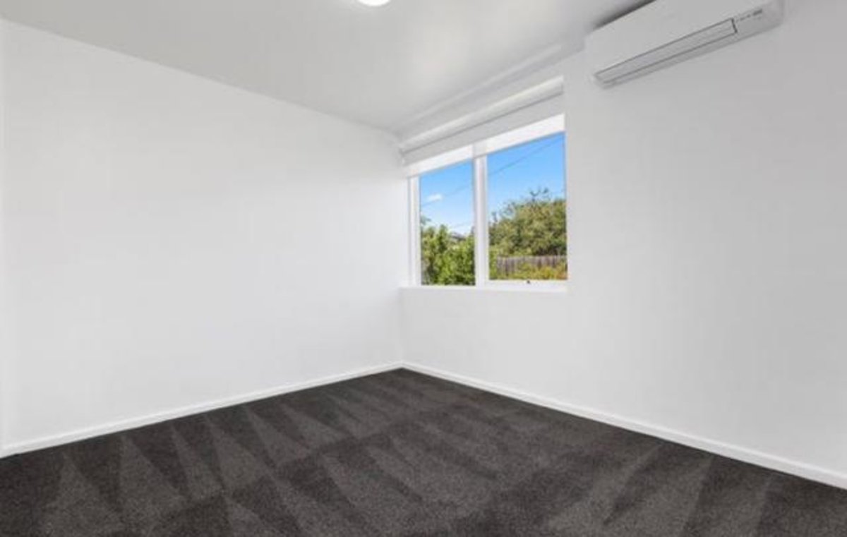 2 / 2 Thomson Rise Parkdale - Residential for lease