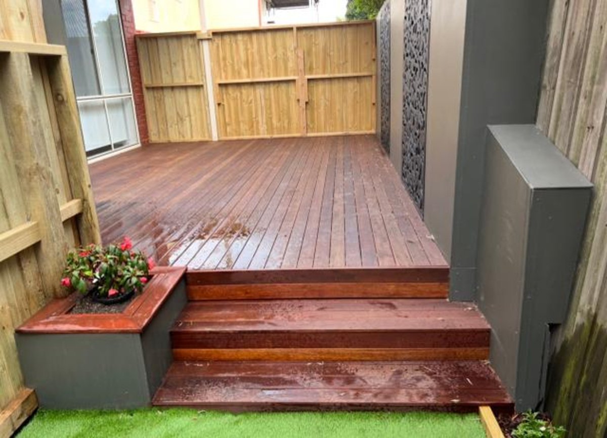 2 / 2 Thomson Rise Parkdale - Residential for lease