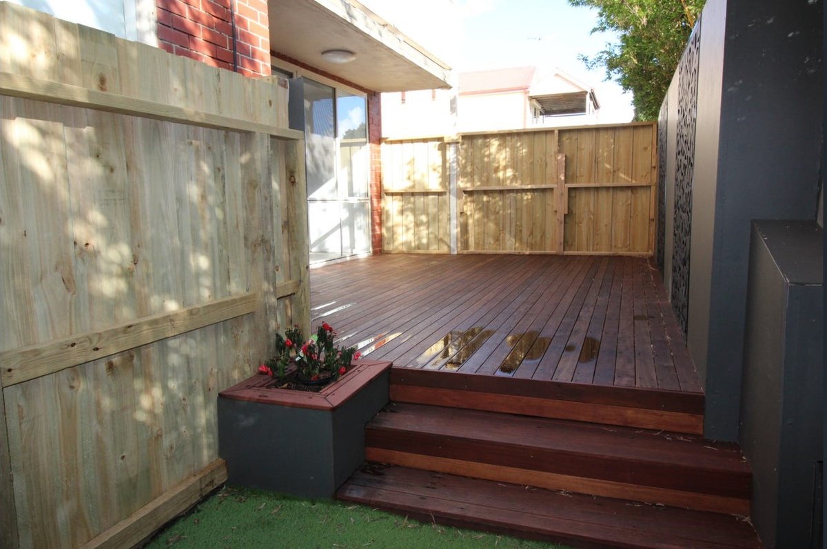 2 / 2 Thomson Rise Parkdale - Residential for lease