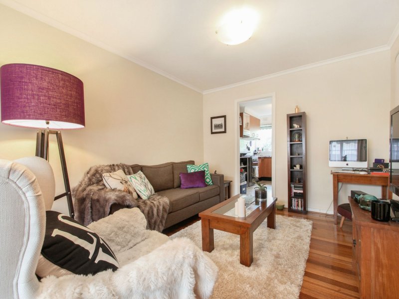 2 / 204 Warrigal Road CHELTENHAM - Residential for sale