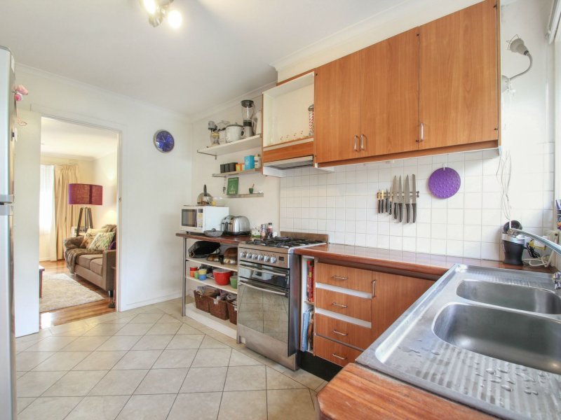 2 / 204 Warrigal Road CHELTENHAM - Residential for sale