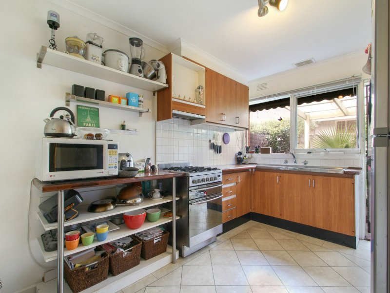 2 / 204 Warrigal Road CHELTENHAM - Residential for sale