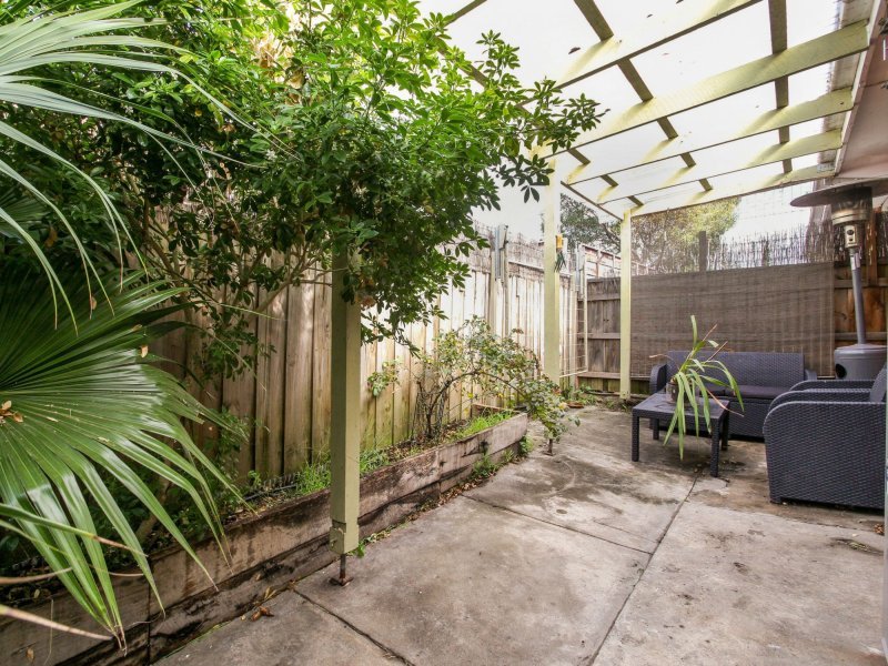 2 / 204 Warrigal Road CHELTENHAM - Residential for sale