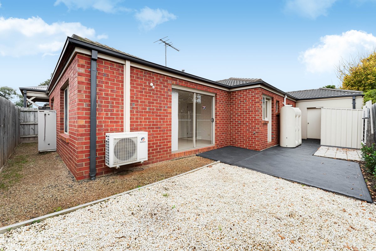 2 / 205 Hogans Road Hoppers Crossing - Residential for sale