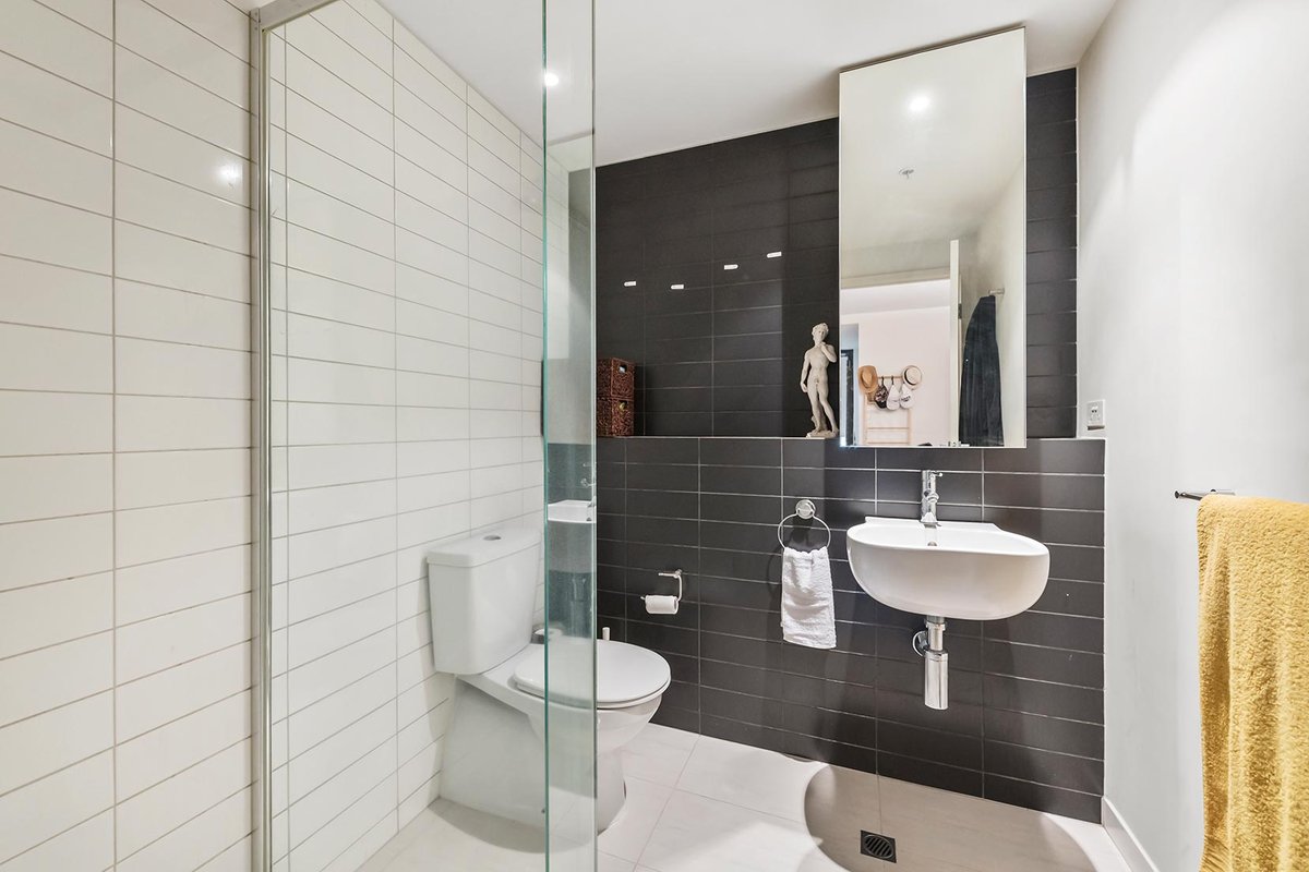 2207 / 200 Spencer Street MELBOURNE - Residential for sale