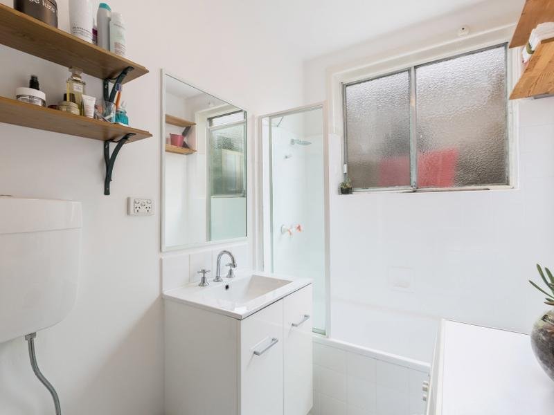 2 / 21 Bellairs Avenue SEDDON - Residential for sale