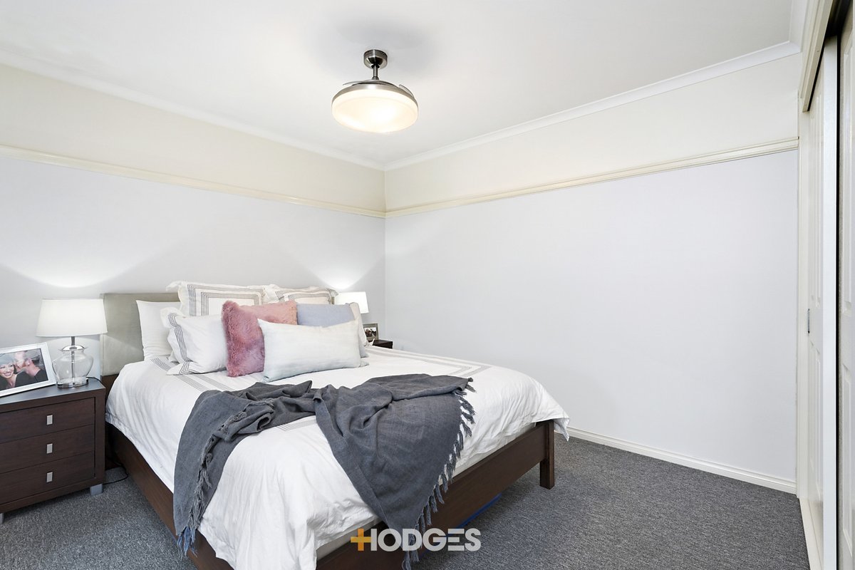 2/21 Kelvin Grove Werribee - Residential for sale