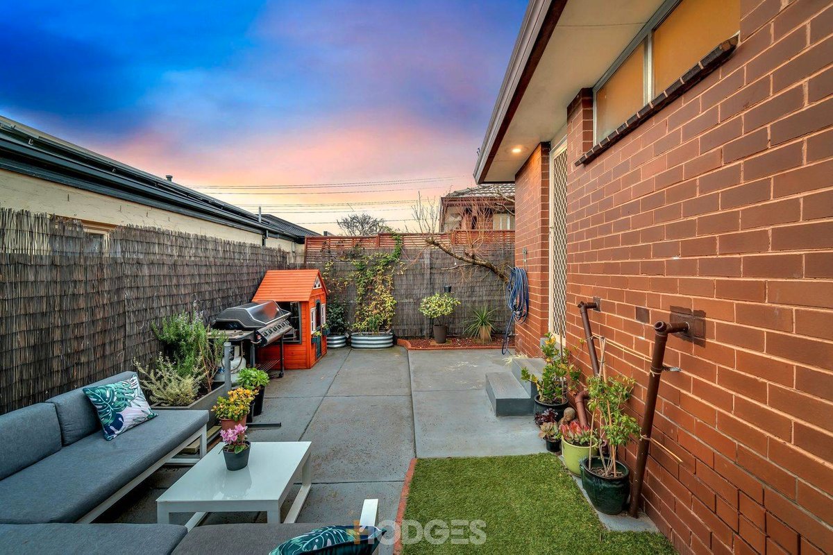 2 / 22 Follett Road Cheltenham - Residential for sale