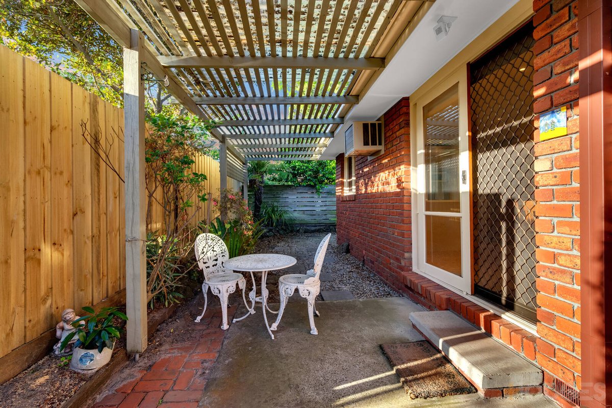 2 / 24 Sunray Avenue Cheltenham - Residential for sale